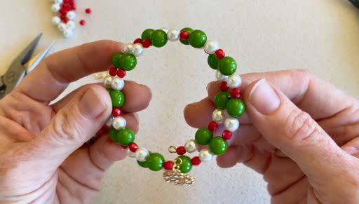 How to Make a Christmas Memory Wire Bracelet