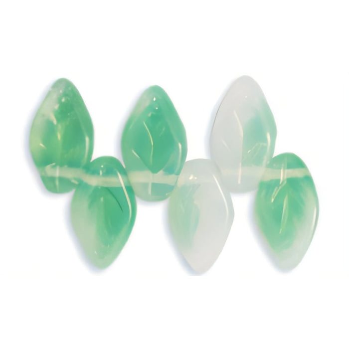 Czech Leaves 10 x 5mm Spearmint/White (25pcs)