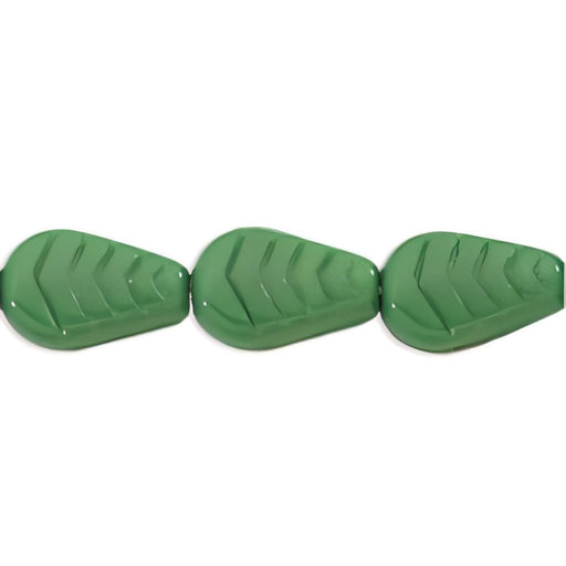 Czech Vintage Style Leaves 12 x 8mm Opaque Green (25pcs)