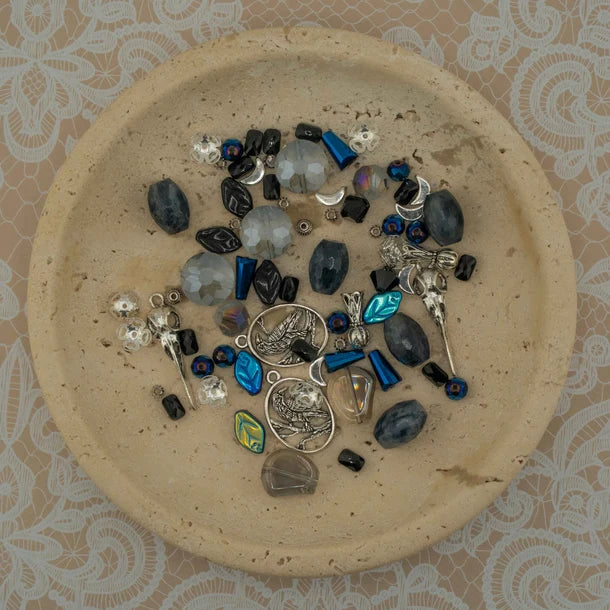 Jesse James Beads Curiosity Cabinet Bead Mix - Birds on a Wire