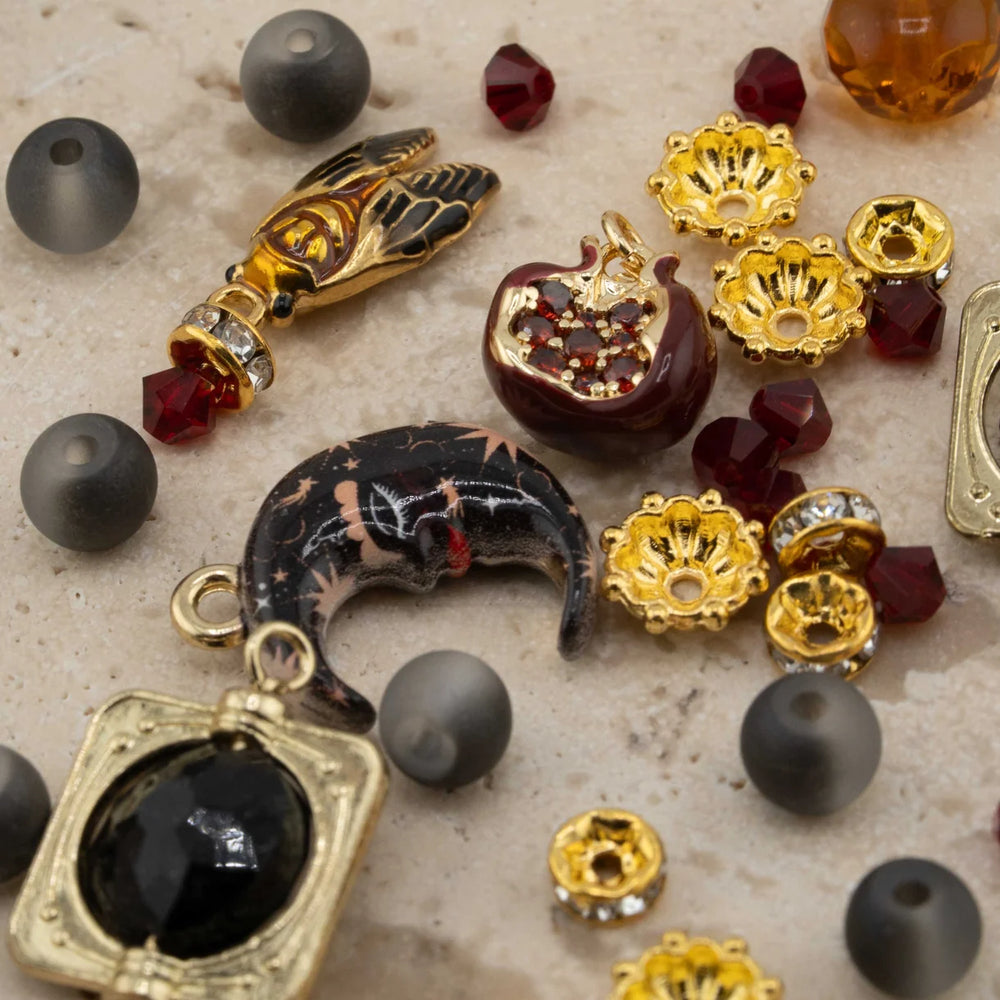 Jesse James Beads Curiosity Cabinet Bead Mix - The Moon Is Watching