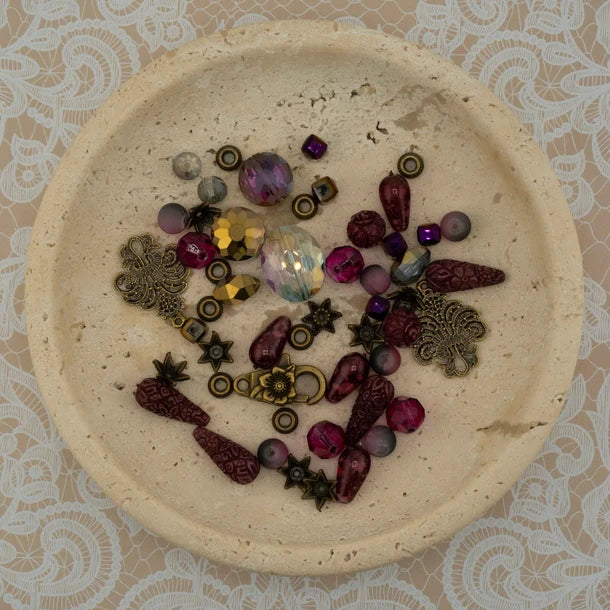 Jesse James Beads Curiosity Cabinet Bead Mix - Tailored Plum Suite