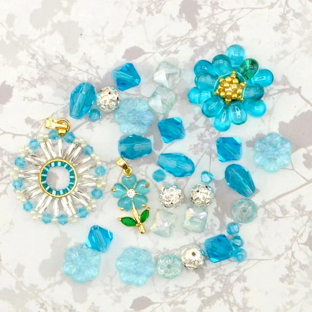Jesse James Beads Bead Mix - Blooming in Winter