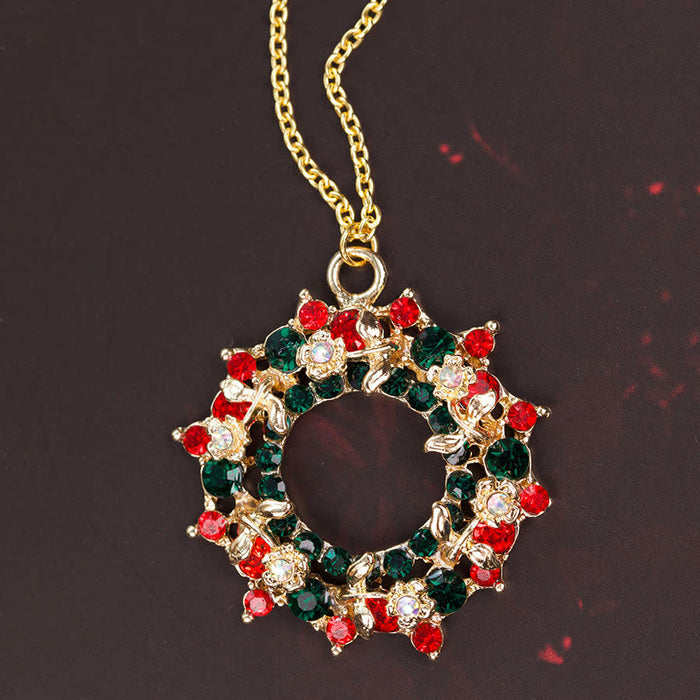 45mm Home For The Holidays Wreath Pendant in Gold