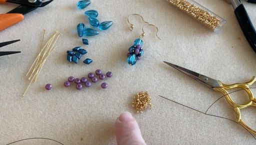 How to Make a Czech Glass Beaded Earring Using 2-Hole DiamonDuo Beads