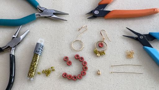 How to Make the Flower Tango Earrings with Czech Glass Beads