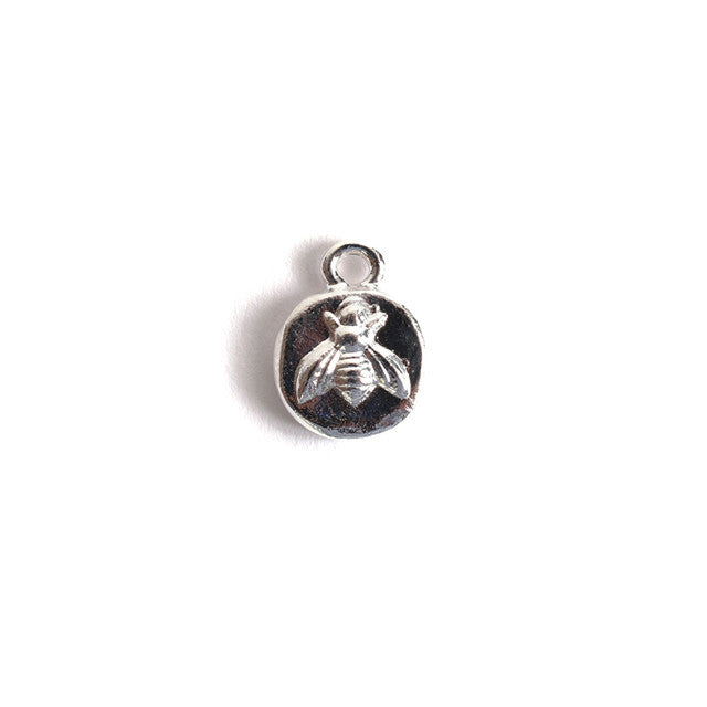Charm, Organic Circle with Itsy Bee 12x9.4mm, Bright Silver, by Nunn Design (1 Piece)