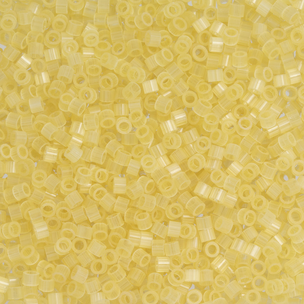 Toho Aiko Seed Beads, 11/0 #1500 'Fiber-Optic Amaretto Creme' (4 Grams)