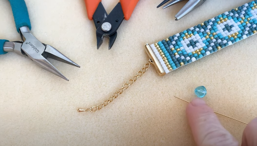 How to Customize Your Loom Bracelet Extender Chain to Match Your Design
