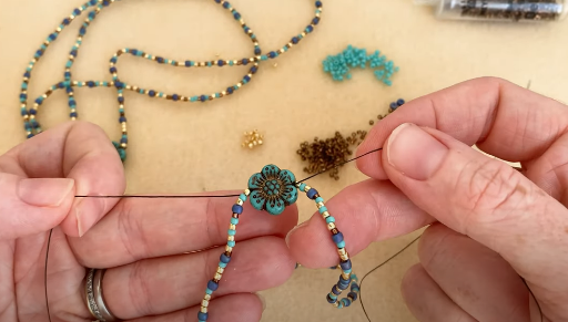 How to Make the Wild Rose Necklace Using the Double Needle Method