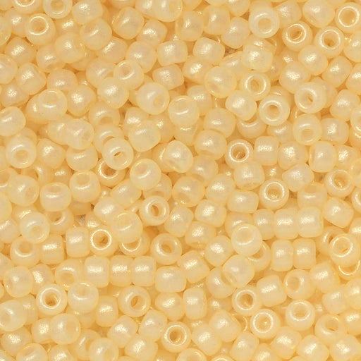 Toho Seed Beads, Round 11/0 #Y915 'Hybrid Sueded Gold Opaque Light Beige' (8 Grams)