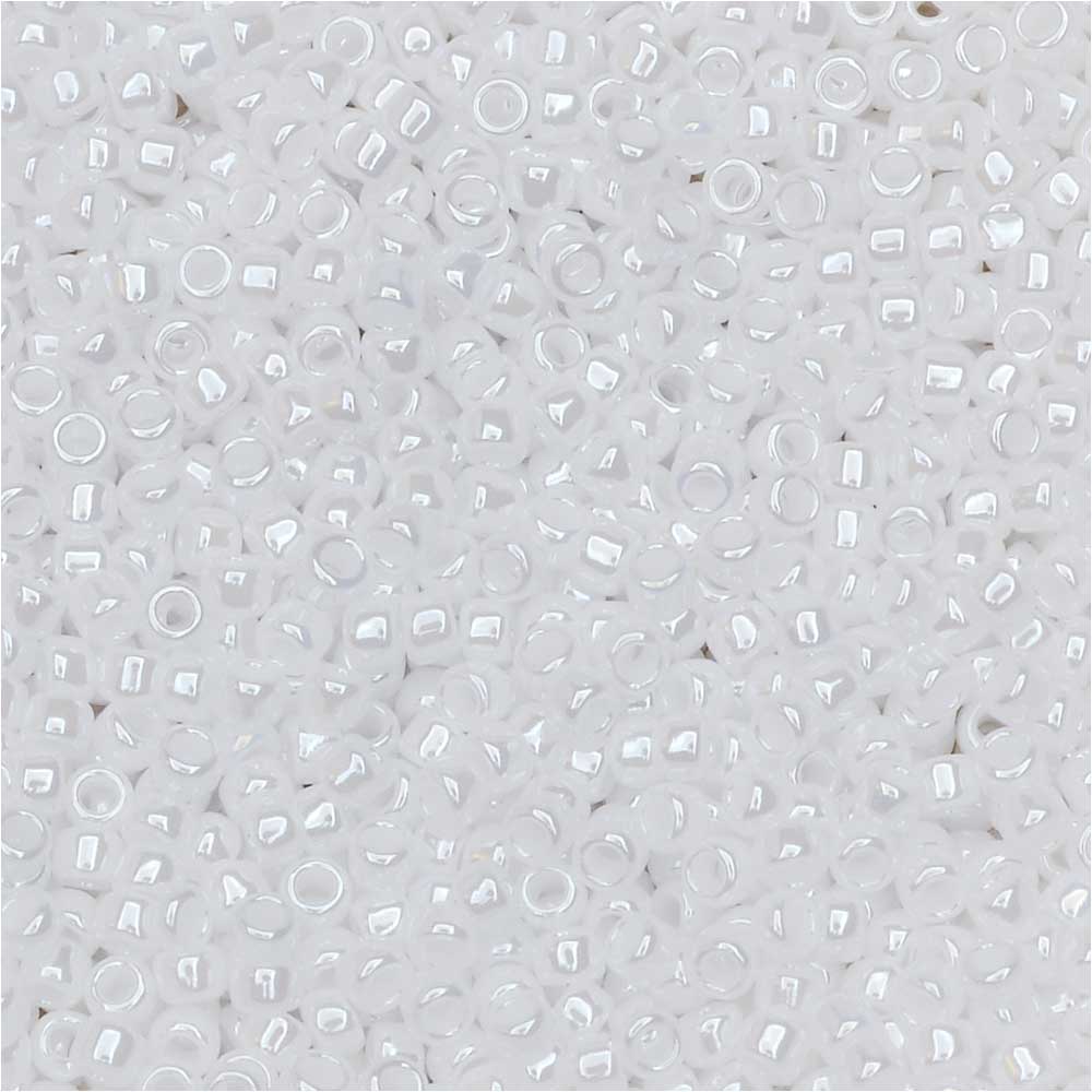 Toho Seed Beads, Round 15/0 #121 'Opaque Lustered White' (8 Grams)