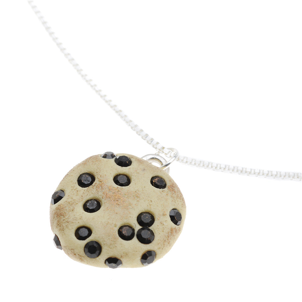 アクセサリー _mmm_ Retired - Yummy Chocolate Chip Cookie Necklace — Beadaholique