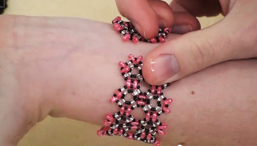 How to Bead Weave a Twin Bead Bracelet Using a Circular Stitch