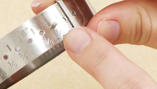 How to Use a Metal Bracelet Gauge