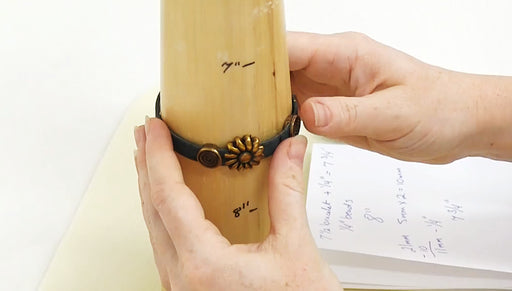 How to Measure and Assemble a Regaliz Flat Cork Cord Bracelet