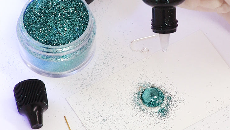 How to Add Glitter to UV Resin and Make a Pair of Earrings — Beadaholique