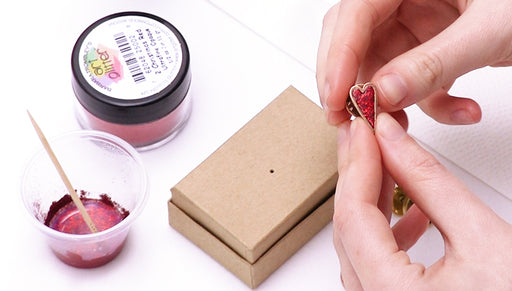 How to Make Glitter Paint with Diamond Glaze to Use in a Bezel