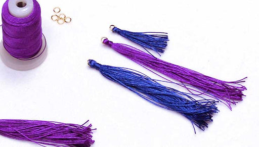 How to Make a Quick and Easy Tassel with Silk Thread