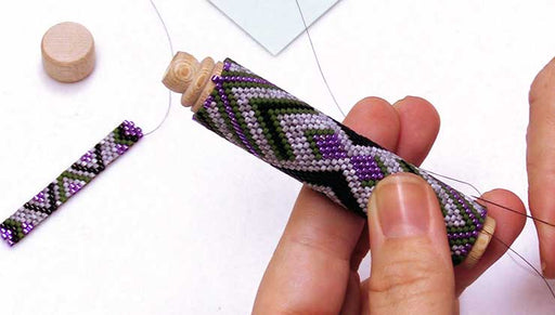 How to Wrap a Needle Case in Peyote Stitch Bead Weaving