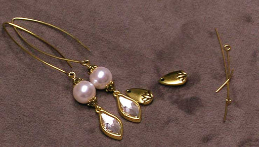 Quick, Easy & Elegant Wedding Jewelry: Timeless Pearl and Crystal Earrings