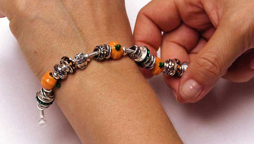 Quick & Easy DIY Jewelry: Pumpkin Patch Bracelet
